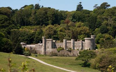 Caerhays Castle Gardens